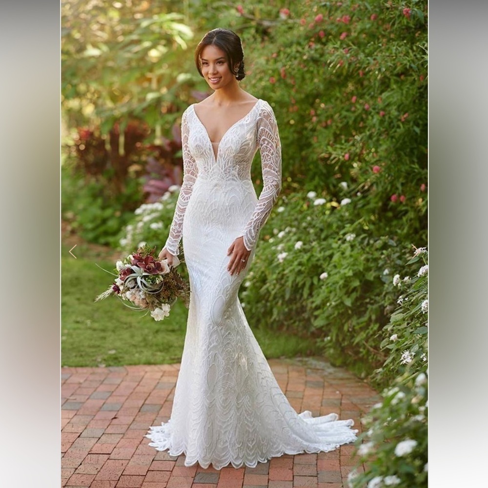 Essence of Australia D3010 Gown